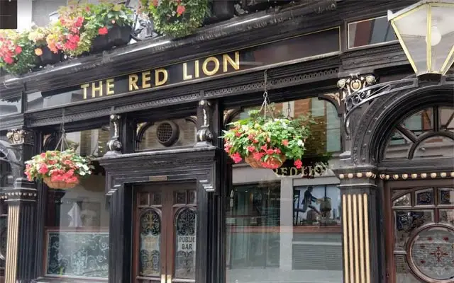 The Red Lion Mayfair - Pubs in St James